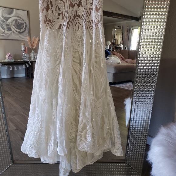 Bronx and Banco Ester V Neck Gown - Picture 8 of 13